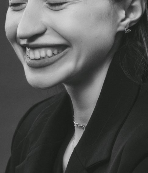 photo-1675186914580-94356f7c012c